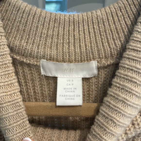 H&M sweater vest - Picture 2 of 4